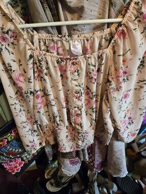 Floral Off-Shoulder Peasant Blouse in Blush Pink